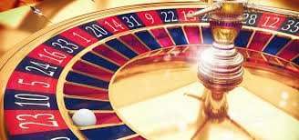 Antarmuka aplikasi mobile newtopia menampilkan permainan baccarat dengan tombol taruhan yang responsif